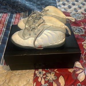 Nike little posite one